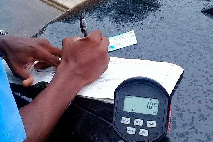 ARTÍCULO 240 ATTT: SI NO PAGAS TUS BOLETAS, TE PUEDEN QUITAR LA LICENCIA